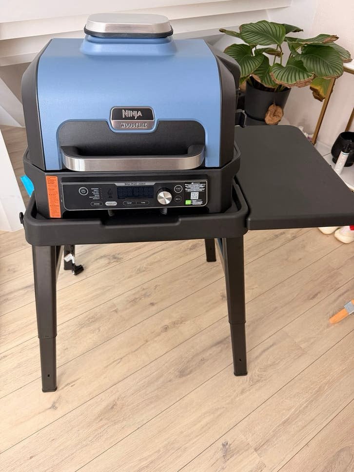 Ninja Woodfire Elektrische BBQ Grill & Smoker& Tafel Ninja, Ophalen, Zo goed als nieuw