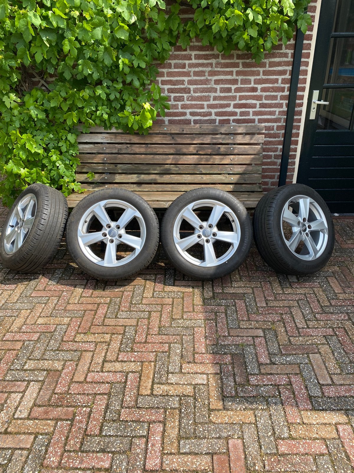Audi 17 inch zomerbanden met origineel velgen., Banden en Velgen, 17 inch, Ophalen of Verzenden, Personenwagen