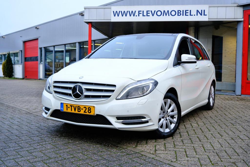 Mercedes-Benz B-klasse 180 Ambition Aut. Pano|Xenon|Navi|LMV, Auto's, 1325 kg, Gebruikt, Euro 6, 4 cilinders