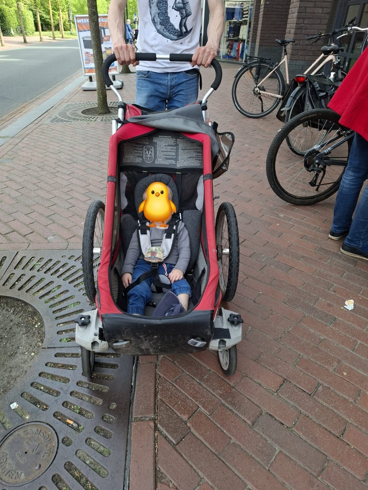 Thule Chariot Cougar 1 met Jogwheel en Babysling, Gebruikt, Luchtbanden, Ophalen, Kinderwagen