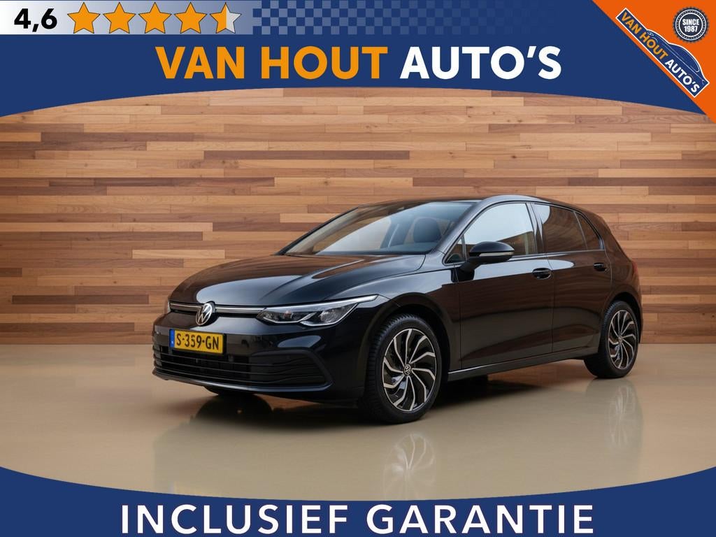Volkswagen Golf 1.0 TSI Life | 17" LMV | LOUNGE PAKKET, Stof, Gebruikt, 620 kg, Zwart