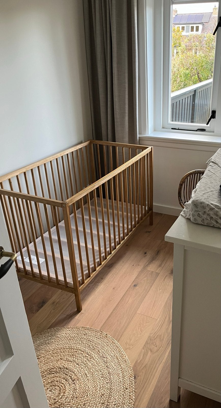 Houten ledikant met AeroSleep matras, Ophalen, Gebruikt, Ledikant