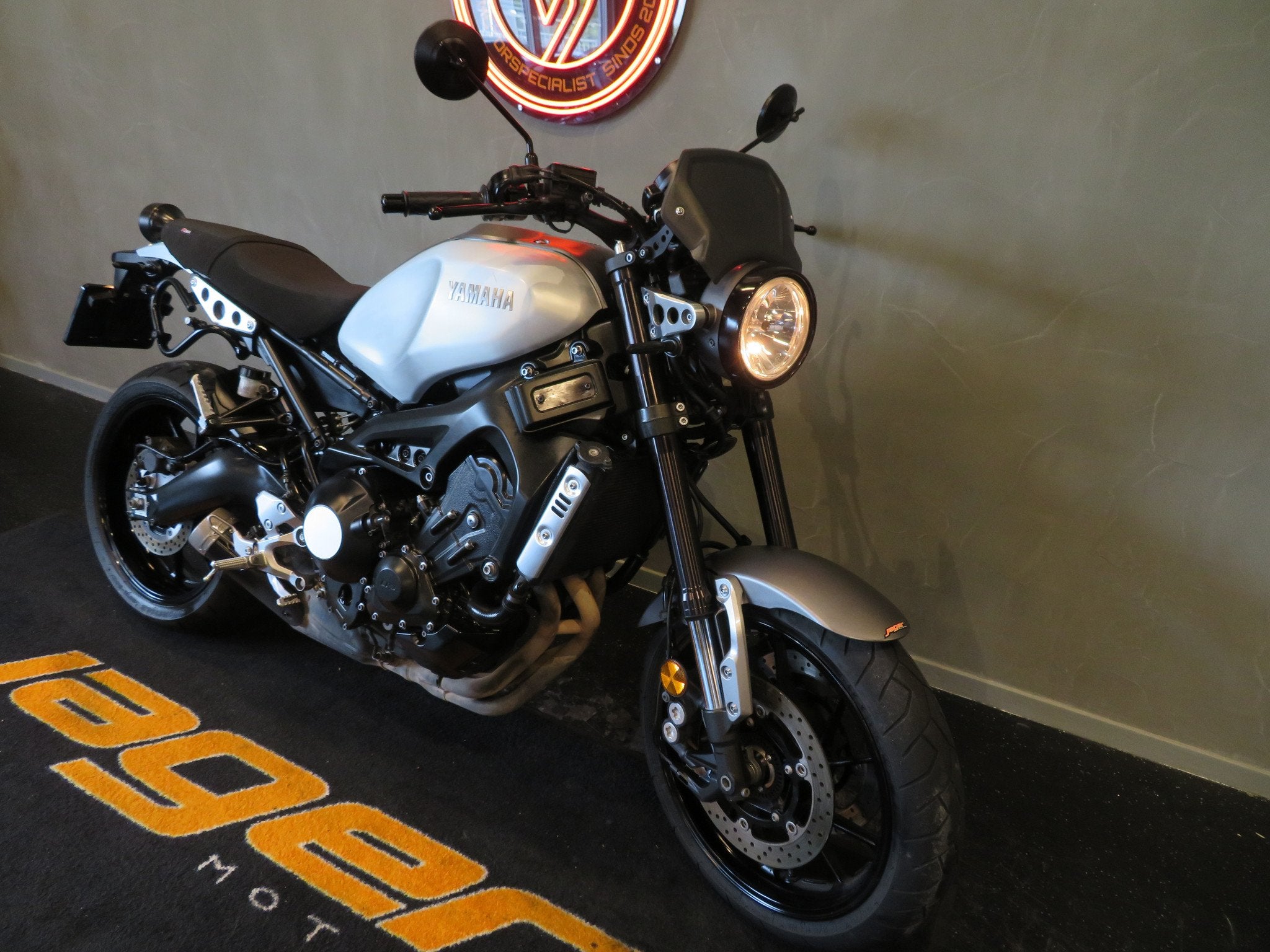Yamaha XSR 900 XSR900 ABS PERFECTE STAAT! (bj 2016), Motoren, Motoren | Yamaha, Bedrijf, 847 cc, Naked bike