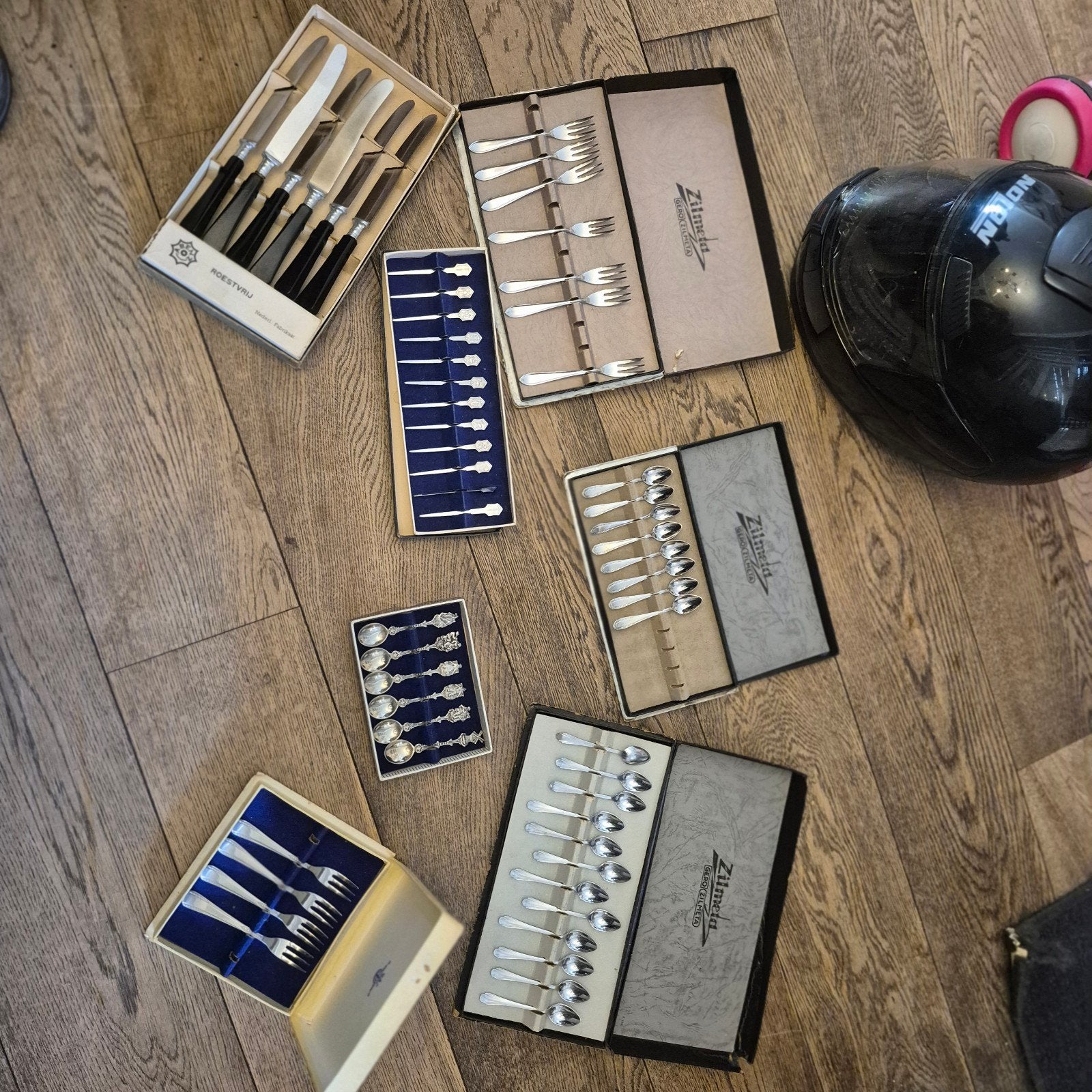 Diverse besteksets: Zilmeta, Roestvrij, decoratief, Antiek en Kunst, Ophalen of Verzenden