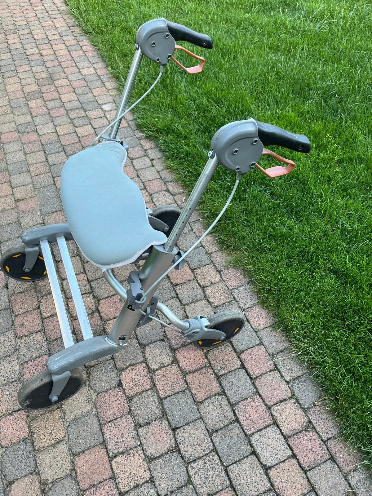 Tekoop rollator, Diversen, Ophalen of Verzenden, Gebruikt