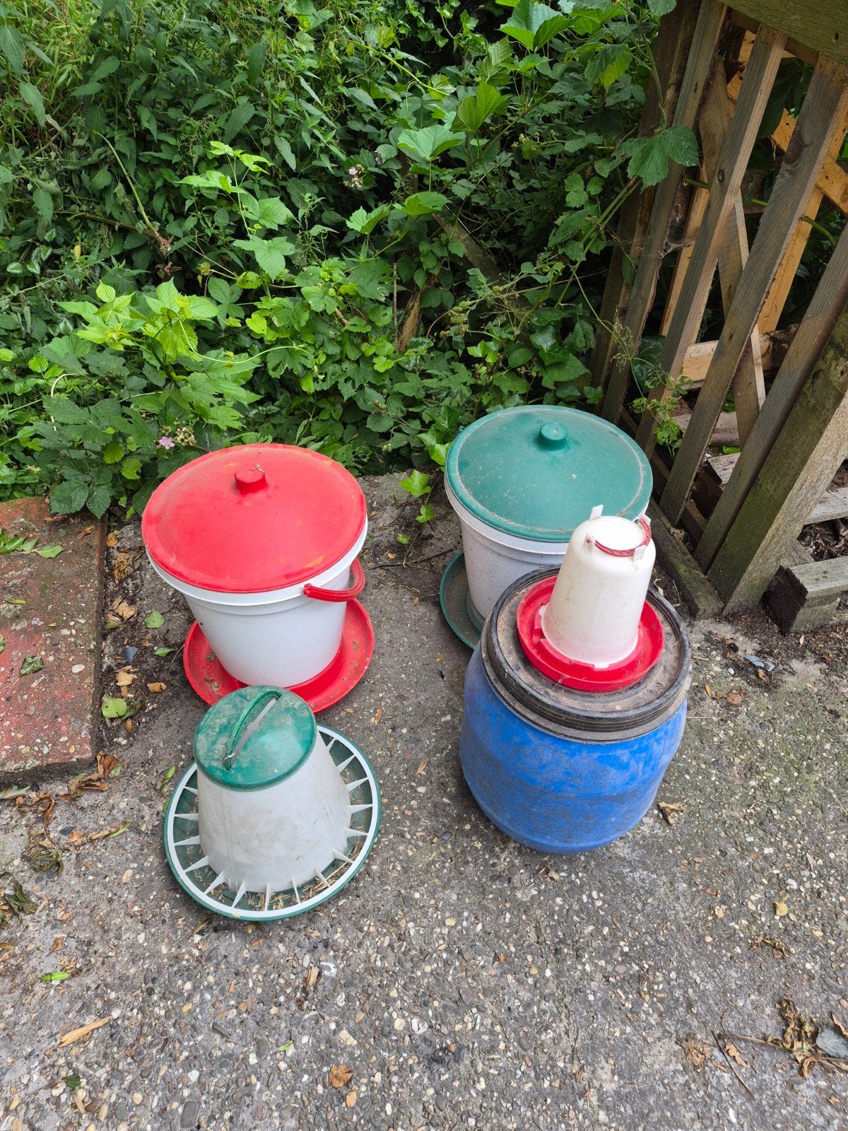 Drinkbakken groot en voerbak, Ophalen of Verzenden