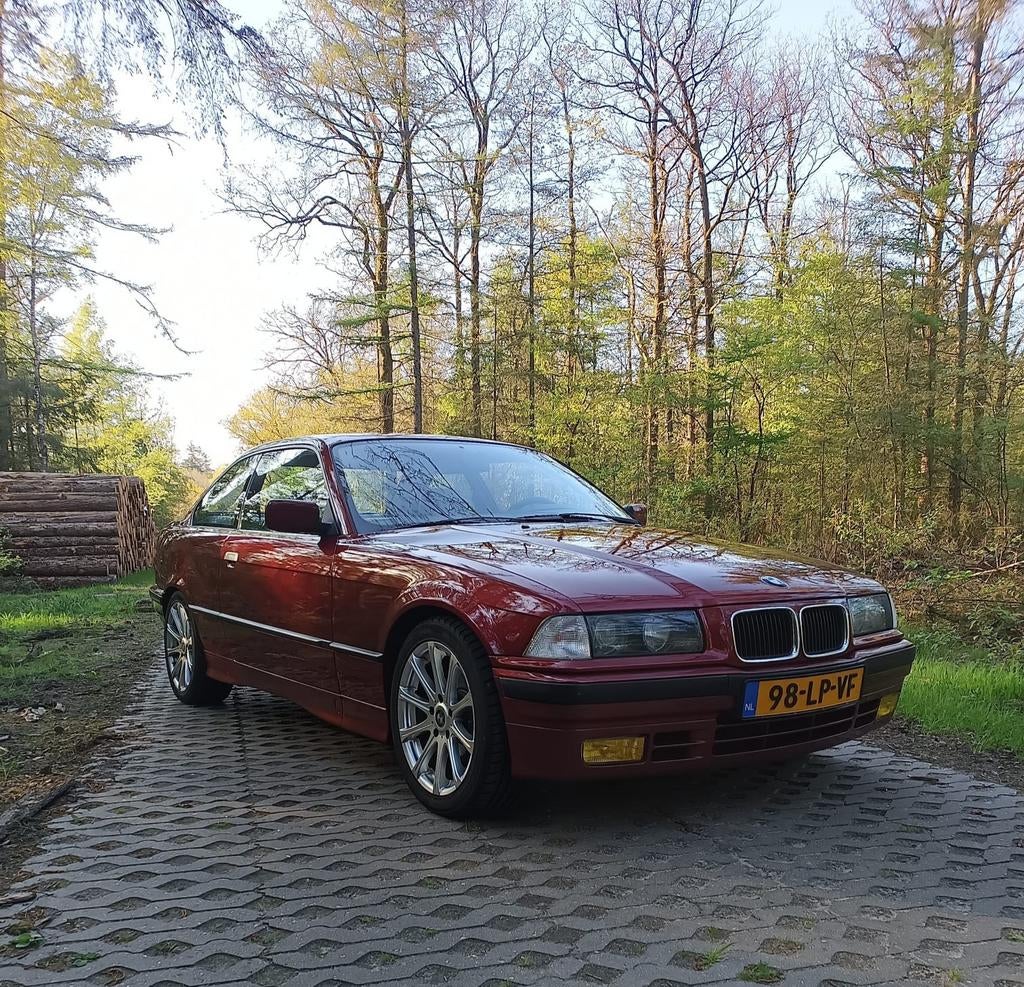 BMW E36 2.0 I 320 Coupe  1992 calipsorood, Achterwielaandrijving, Geïmporteerd, 1300 kg, USB