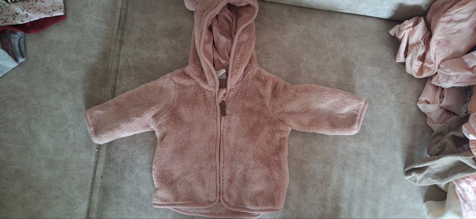 Zacht roze H&M jasje voor baby's, Meisje, H&M, Ophalen of Verzenden, Zo goed als nieuw