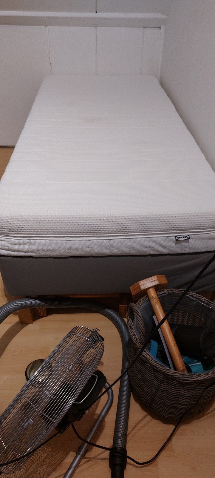 IKEA ESPEVÄR bedbodem en ÅKREHAMN matras 90x200 cm, Huis en Inrichting, Slaapkamer | Matrassen en Bedbodems, Ophalen, Gebruikt