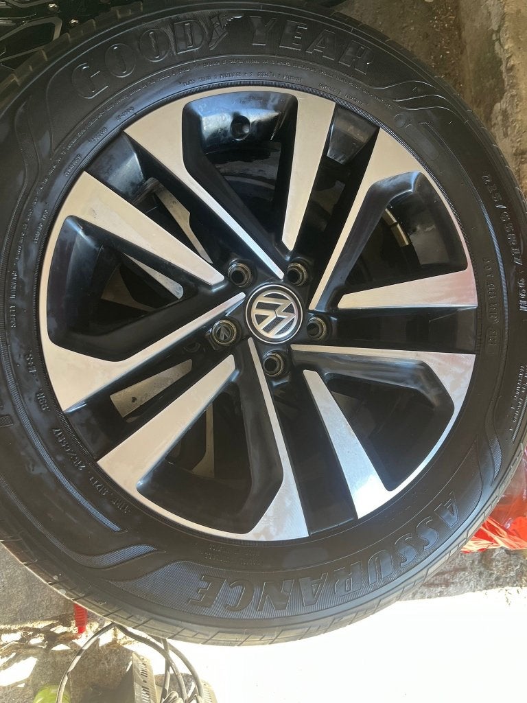 Originele VW 17 inch + banden, Ophalen, 17 inch, Band(en), Personenwagen