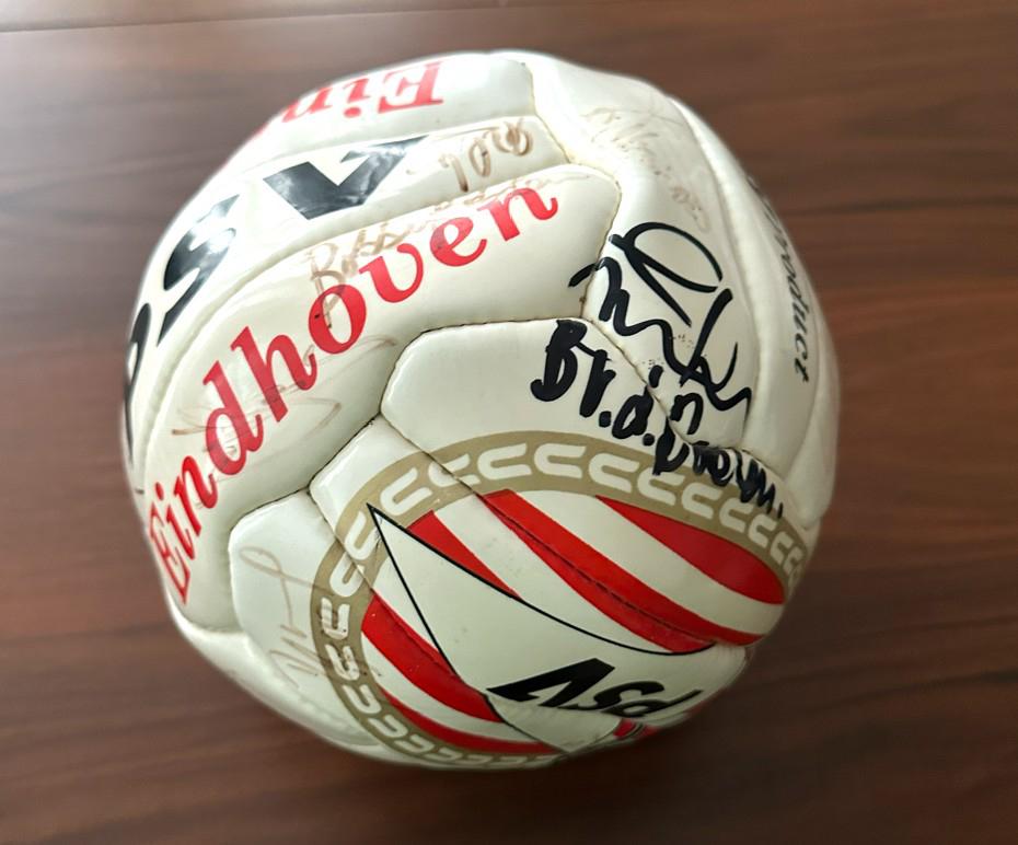 PSV bal met handtekeningen jaren '90 en '00, Maat XL, Ophalen of Verzenden, Gebruikt, Bal