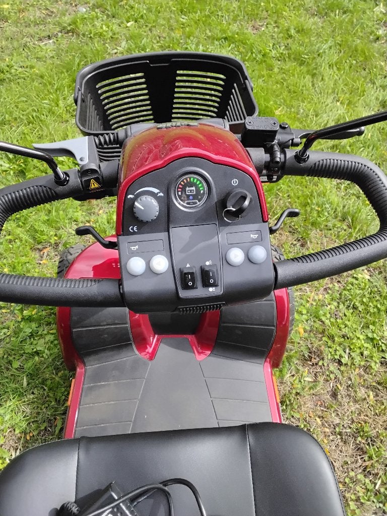 Jong gebruikt Scootmobiel, Ophalen, Pride, Zo goed als nieuw, 16 km/u of meer