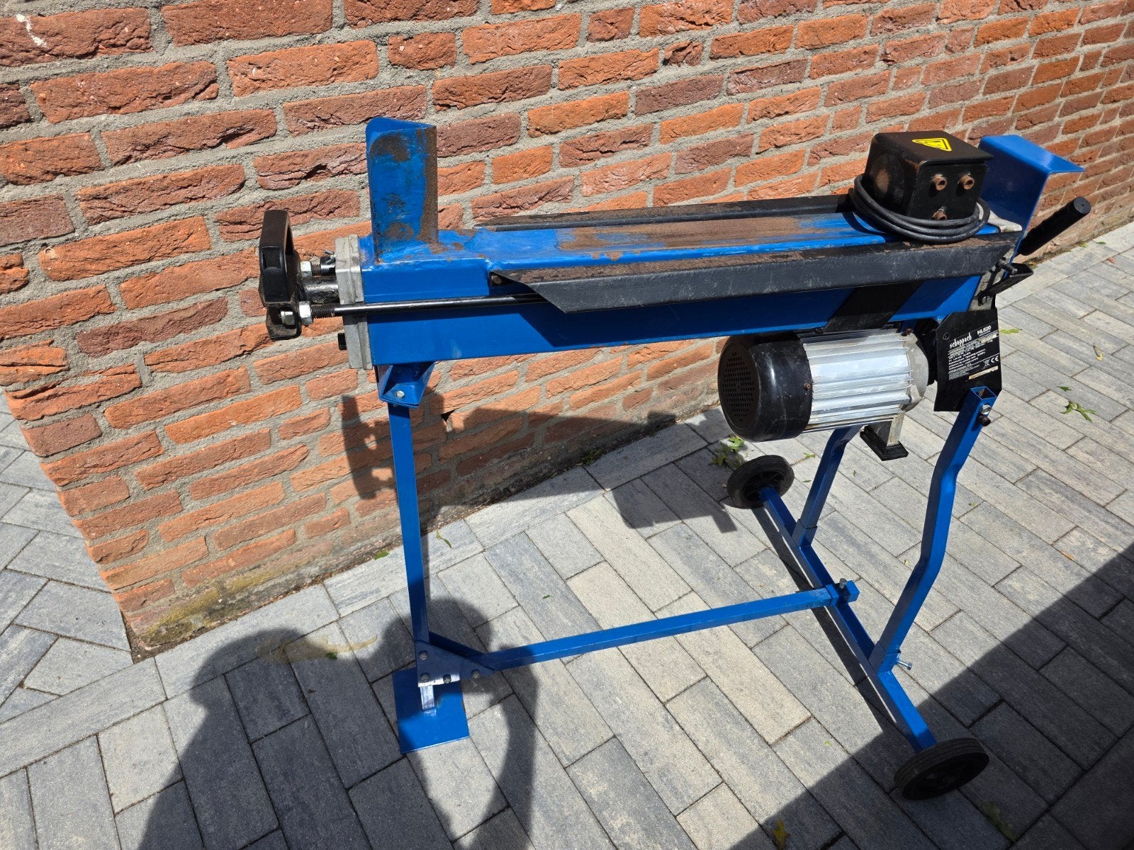 Krachtige 5-tons horizontale houtklover 230V, Ophalen, Gebruikt, Elektrisch, Staand