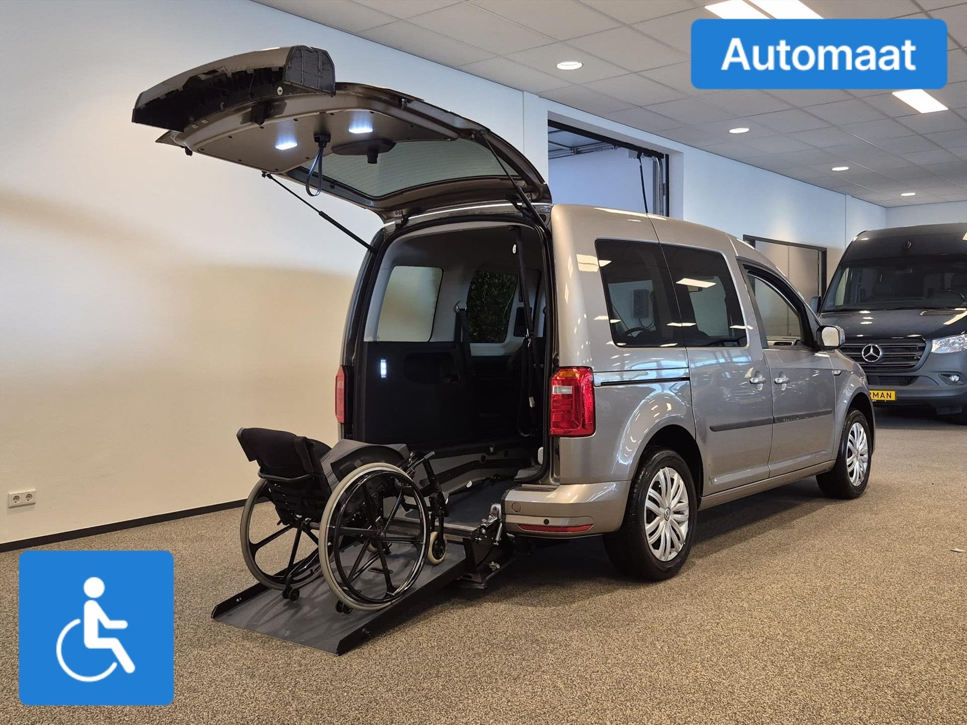 Volkswagen Caddy Rolstoelauto Automaat 3+1 of 5+0, Automaat, 12 maanden, Stof, 131 pk