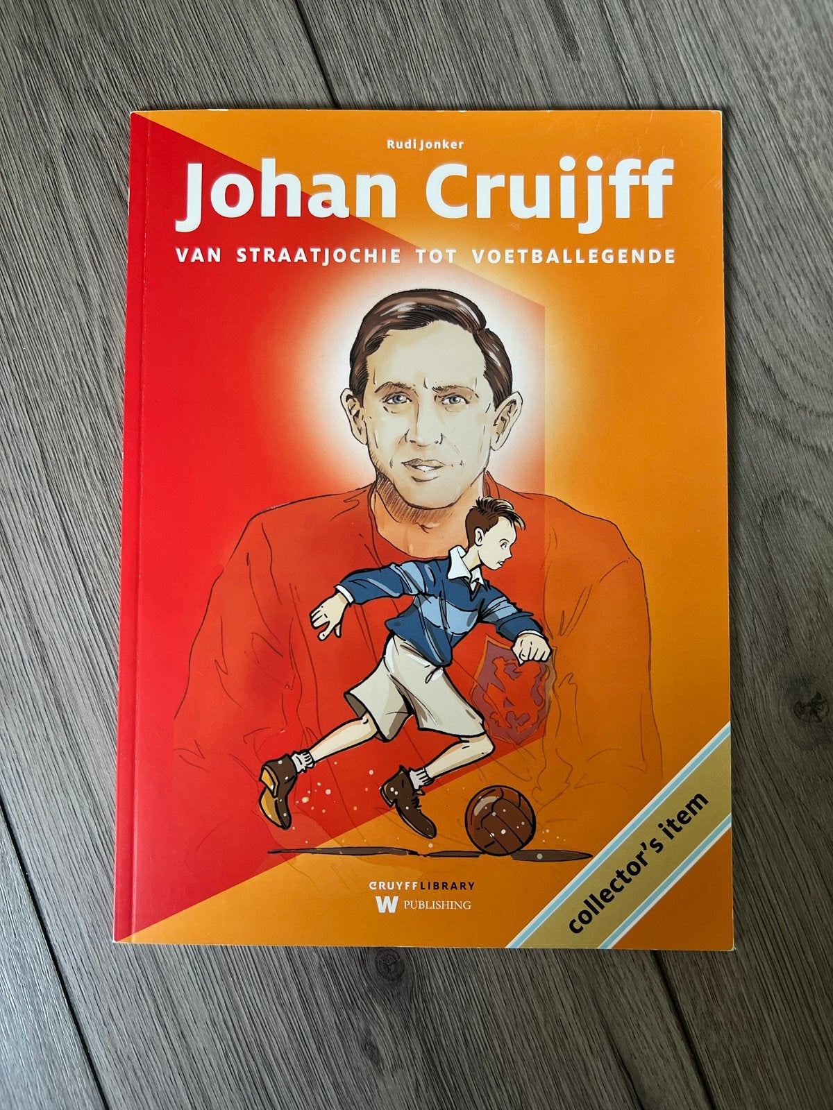 Johan Cruijff: Van Straatjochie tot Voetballegende, Ophalen of Verzenden, Zo goed als nieuw, Balsport
