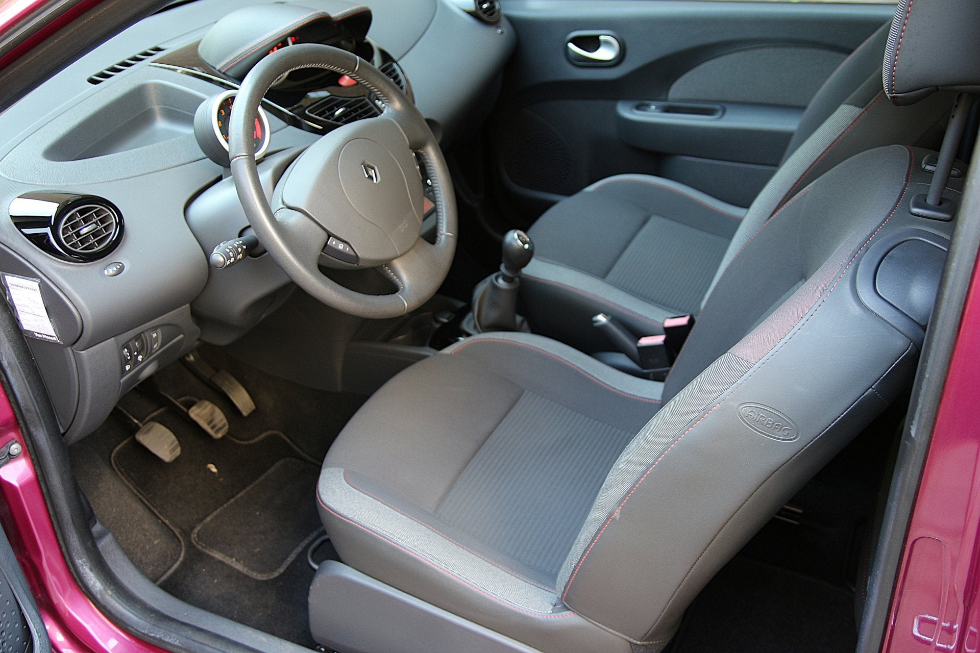 Renault Twingo 1.2 16V 75pk Dynamique | NL-auto | Unieke kle, Auto's, Gebruikt, Met garantie (alle), 4 stoelen, Origineel Nederlands