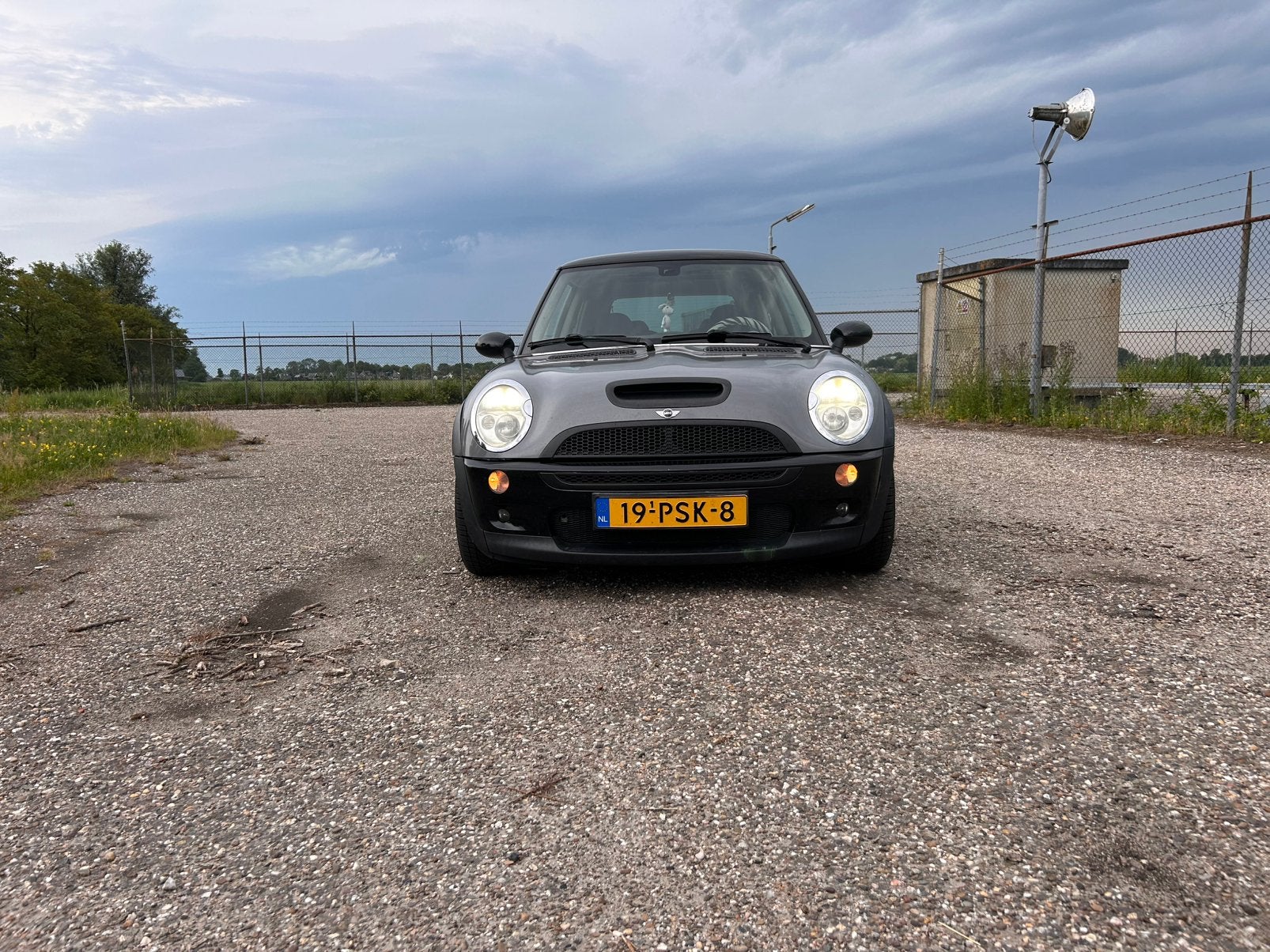 Mini 1.6 16V Cooper S 120KW 2002 Zwart, Voorwielaandrijving, Zwart, 4 cilinders, 4 stoelen