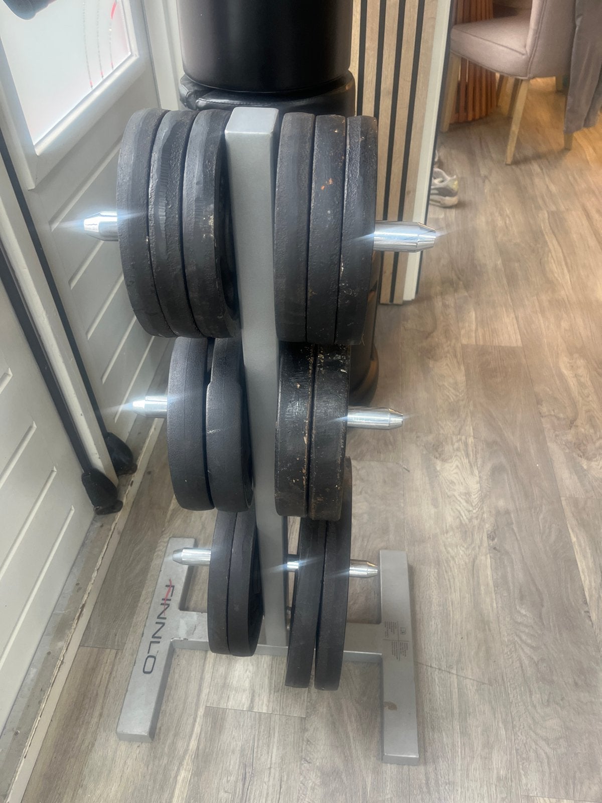 Gewichtenrek met 30mm halterschijven en stang, Sport en Fitness, Ophalen of Verzenden, Gebruikt, Halterschijven