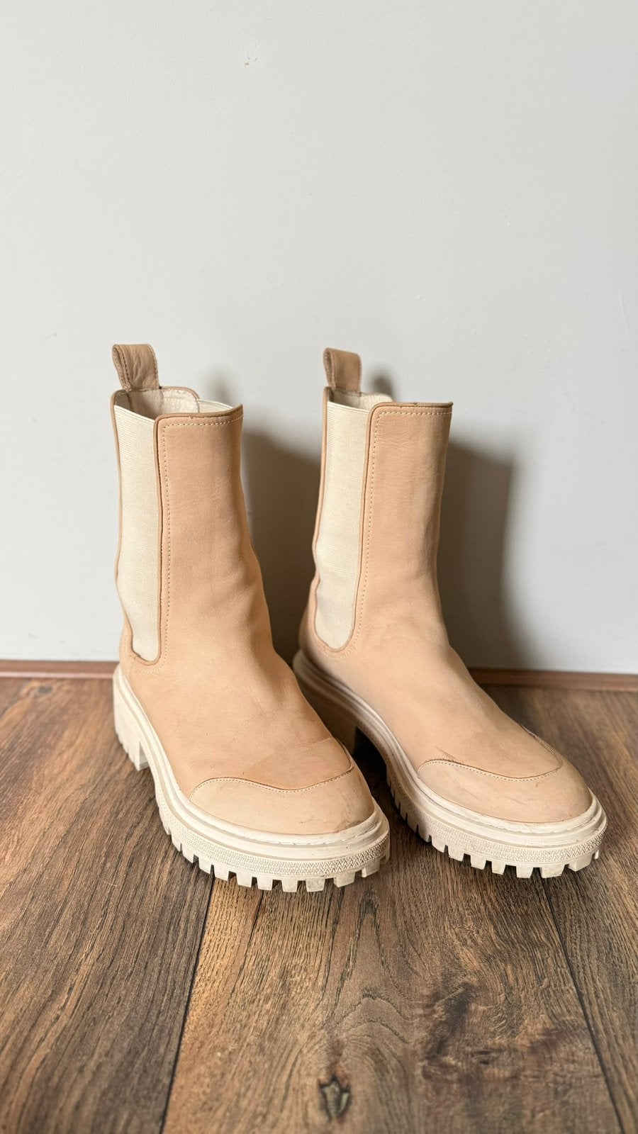 Beige boots / laarzen van Josh V in maat 40, Beige, Lage of Enkellaarzen, Ophalen of Verzenden, Zo goed als nieuw