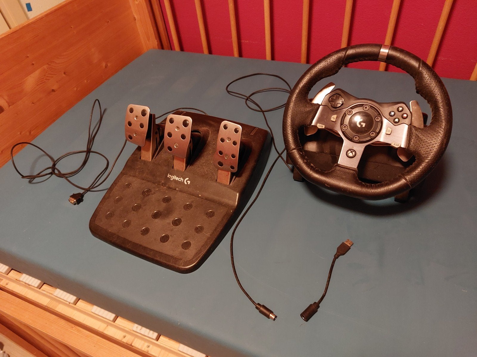 Logitech G920 Driving Force Racing Wheel en Pedalen, Racestuur, Gebruikt, Force feedback, Ophalen of Verzenden