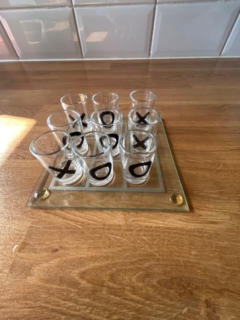 R4-glazen shotjes spel zgan, Ophalen of Verzenden, Zo goed als nieuw