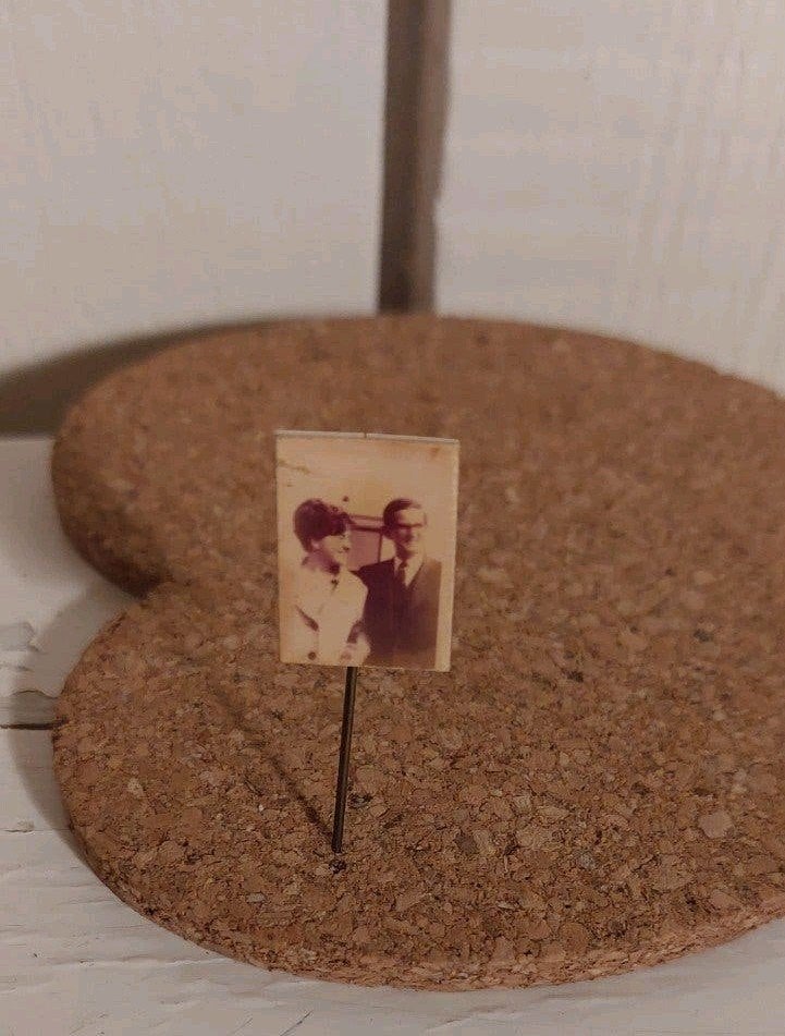 vintage pinnetje Prinses Margriet en Pieter van Vollenhoven, Ophalen of Verzenden