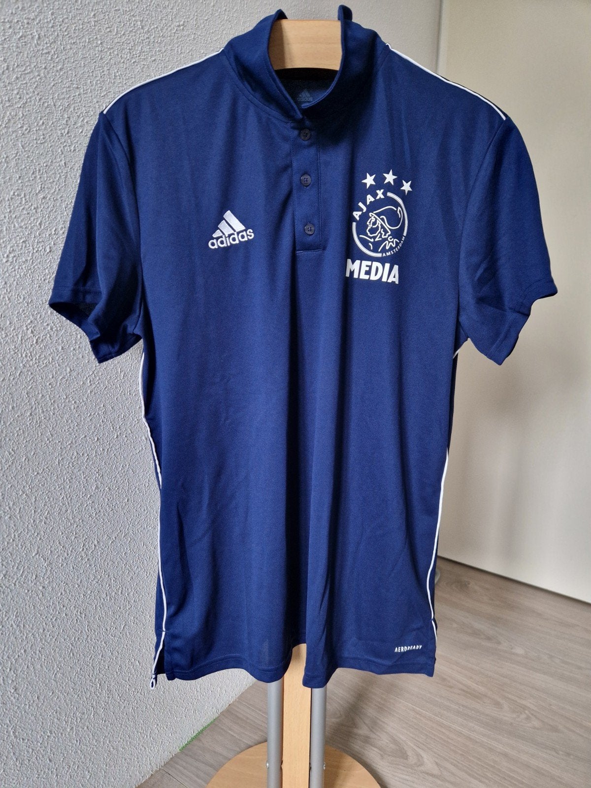Zgan Adidas Ajax Media polo maat L (100% polyester), Maat 52/54 (L), Blauw, Ophalen of Verzenden, Zo goed als nieuw