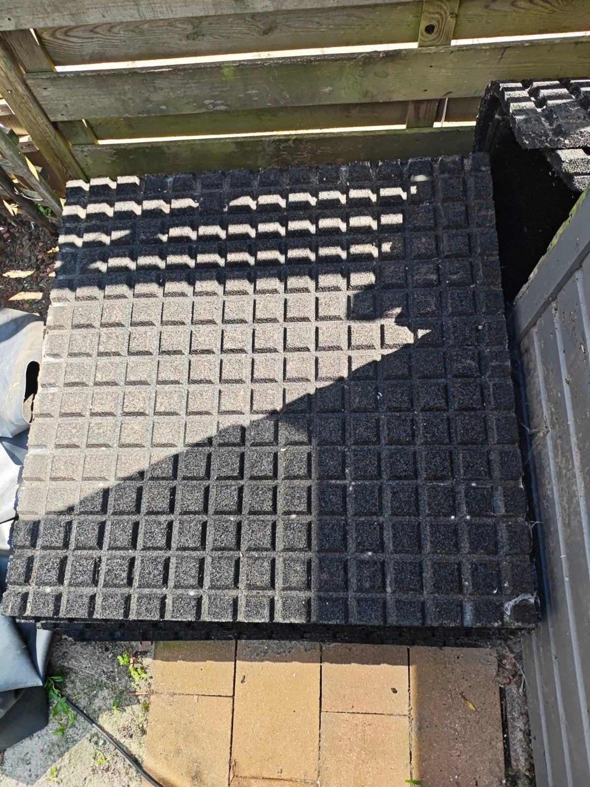 15 rubberen tegels 100x100x3cm - €250, Doe-het-zelf en Verbouw, Tegels, Ophalen, 60 cm of meer, Overige typen, Zo goed als nieuw