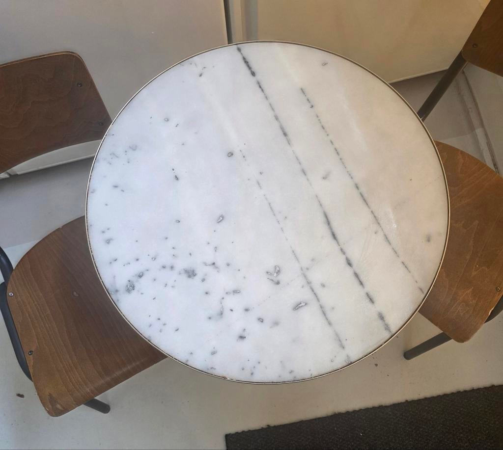 Marmeren bistro tafel + 2 stoelen (vintage / horeca stijl), Ophalen