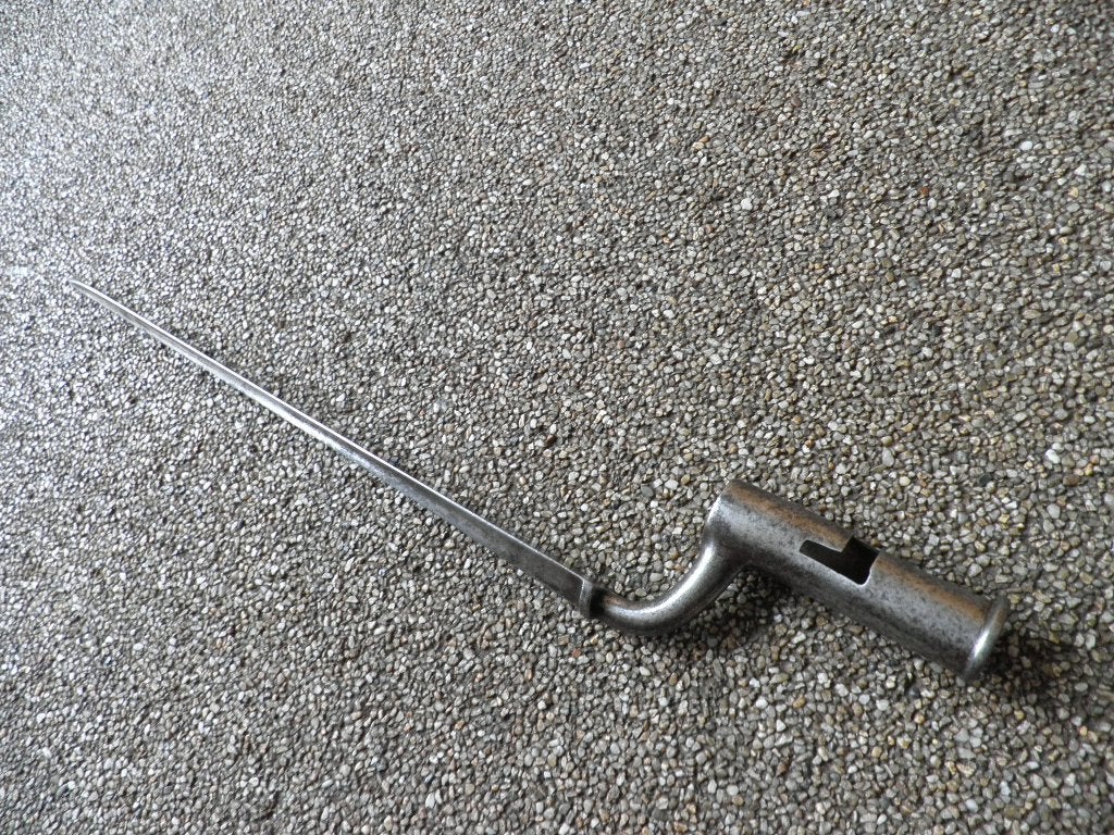 Antieke sok bajonet lengte  45,5 cm, Verzamelen, Militaria | Algemeen, Ophalen of Verzenden, Landmacht, Overige gebieden, Mes of Dolk