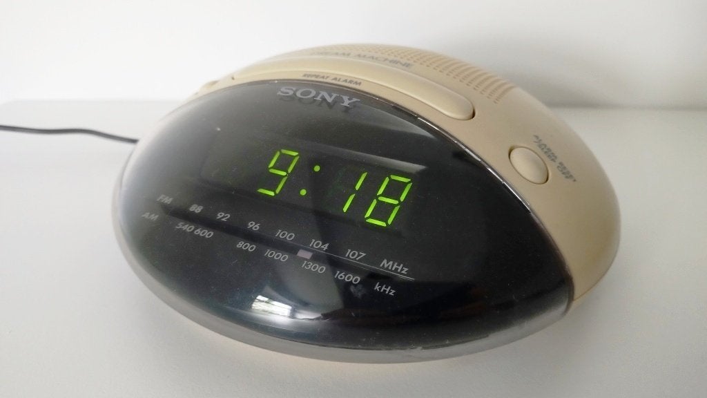 Sony wekkerradio, beige met zwart, Ophalen of Verzenden, Gebruikt