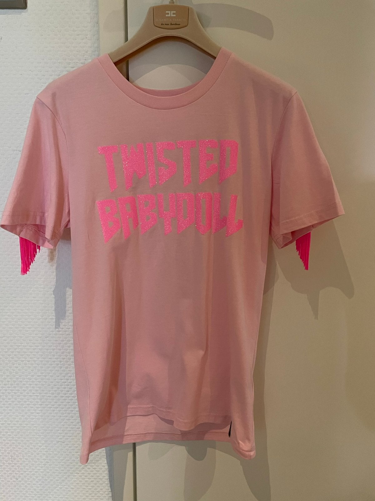Twisted babydoll shirt met franjes op de rug. Xxs, Ophalen of Verzenden, Zo goed als nieuw, Korte mouw, Roze