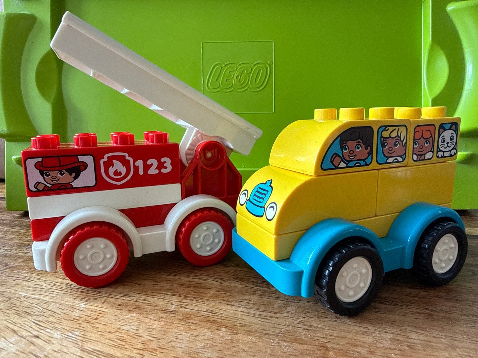 LEGO Duplo Brandweerwagen (10917) en Schoolbus (10851), Ophalen of Verzenden, Gebruikt