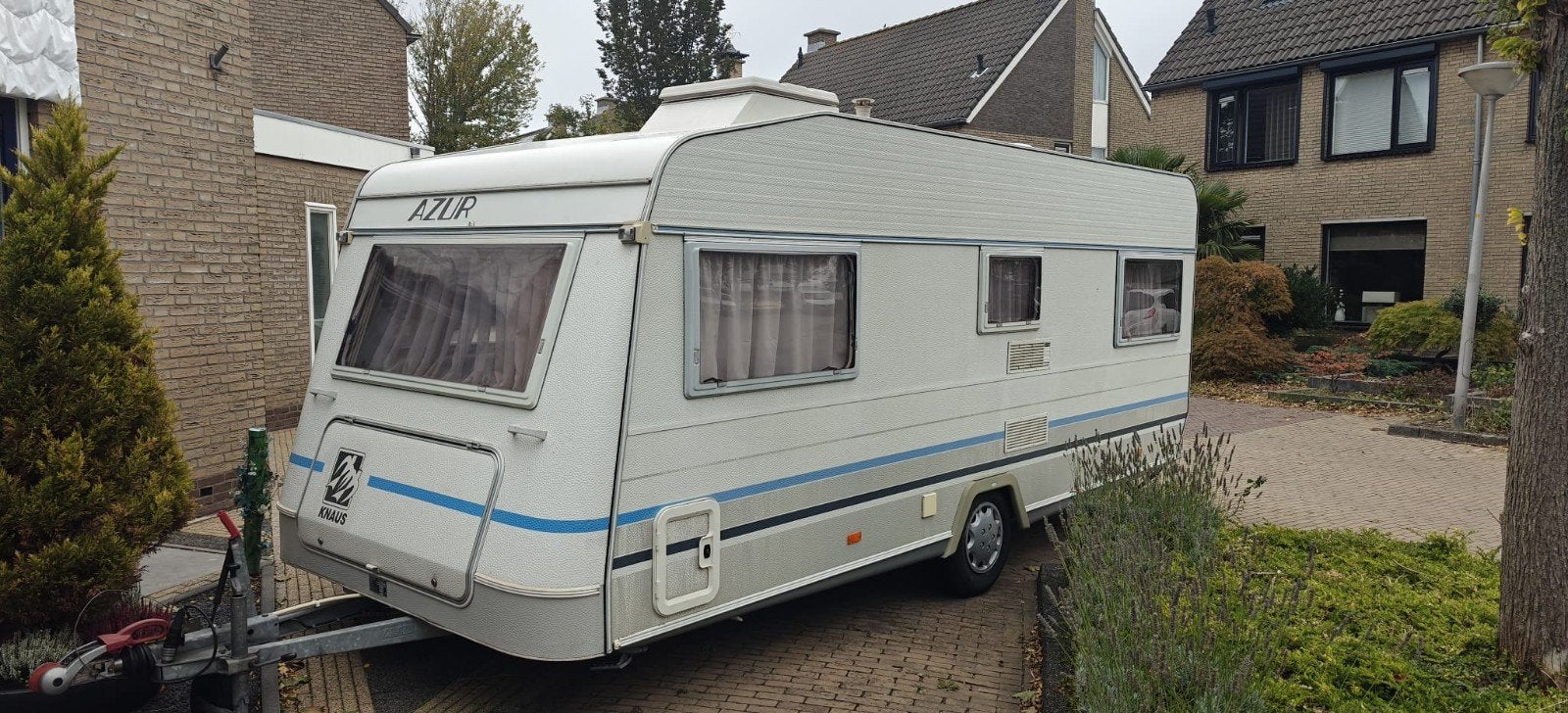 Knaus Azur Caravan - Perfect voor Gezinsvakanties!, Rondzit, Kachel, 750 - 1000 kg, Particulier
