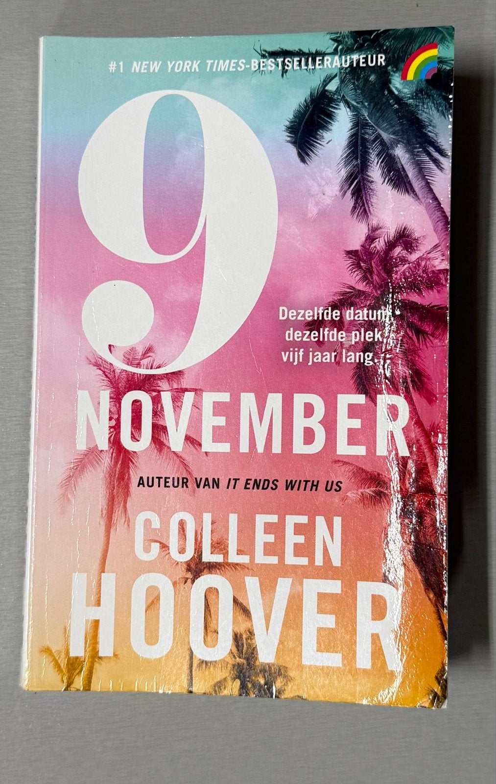 9 November - Colleen Hoover (Minder mooie kaft), Ophalen of Verzenden, Gelezen, Nederland
