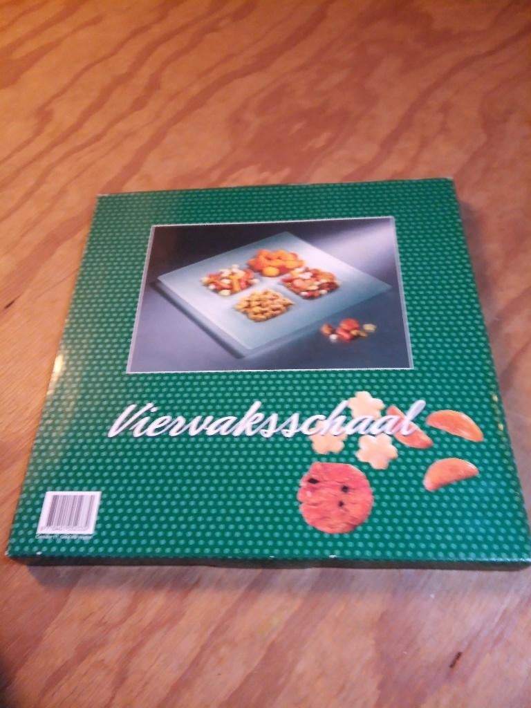 Mooie Viervaksschaal Serveerschaal Hapjesschaal NIEUW !!!, Nieuw, Ophalen of Verzenden, Overige stijlen, Glas