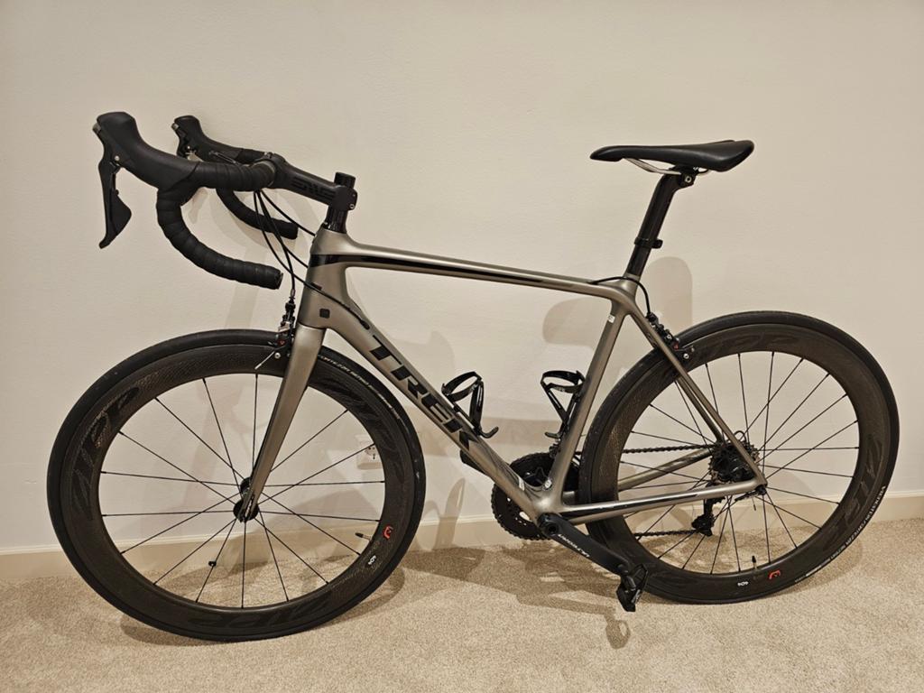 Trek Émonda SL6 Carbon + Zipp 404 carbon wielen – Ultegra, Carbon, Meer dan 20 versnellingen, 53 tot 57 cm, Ophalen