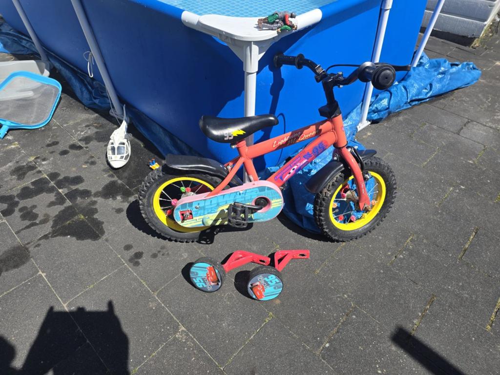 Cars fiets 12 inch met zijwieltjes, Ophalen of Verzenden, Gebruikt
