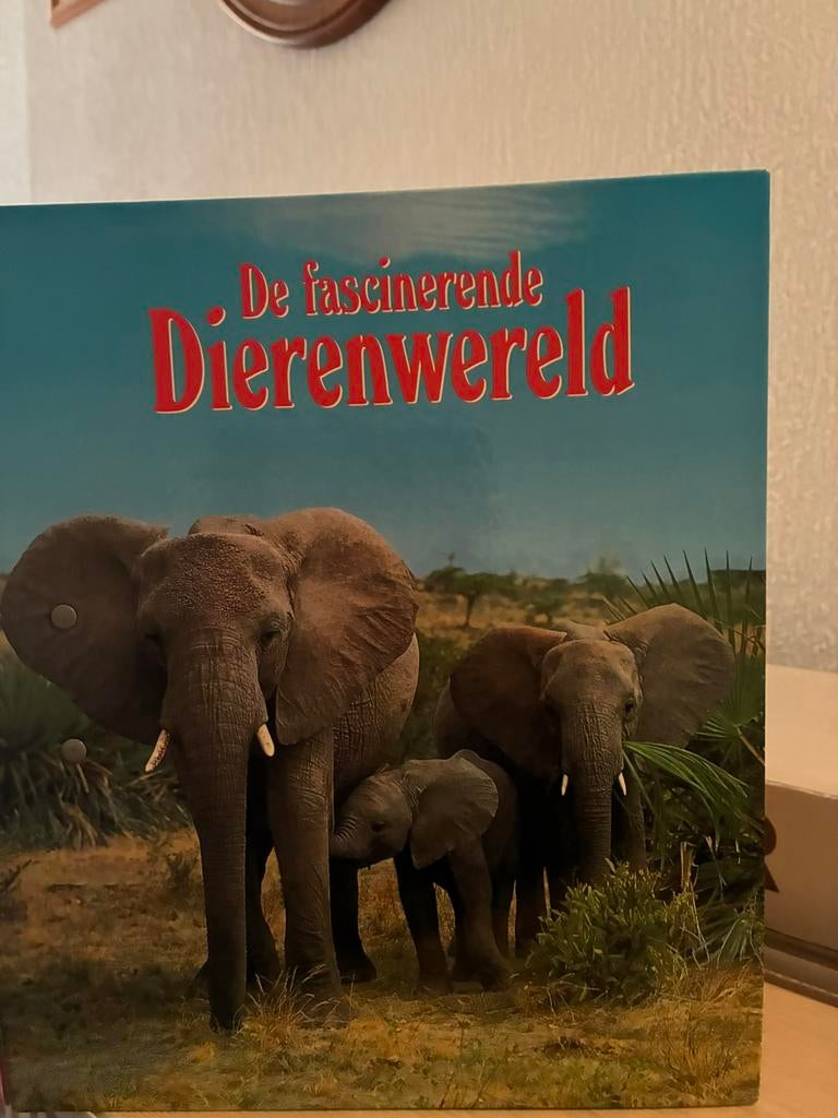 De Facinerende Dierenwereld 2 stuks, Boeken, Ophalen of Verzenden, Zo goed als nieuw