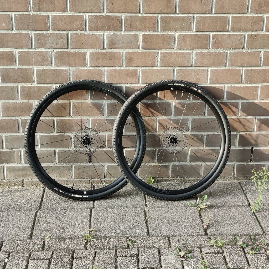 Giant PX2 Gravel Wielen + Banden + Remschijven, Gebruikt, Racefiets, Giant, Aluminium