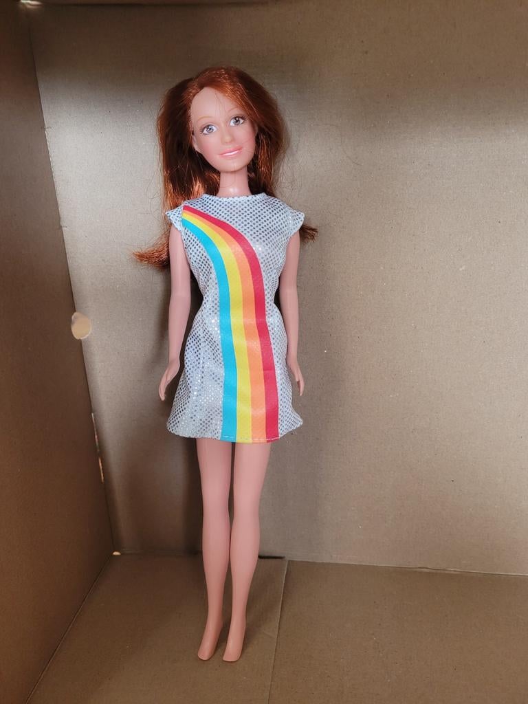 K3 Barbie met regenboogjurk, Ophalen of Verzenden, Barbie