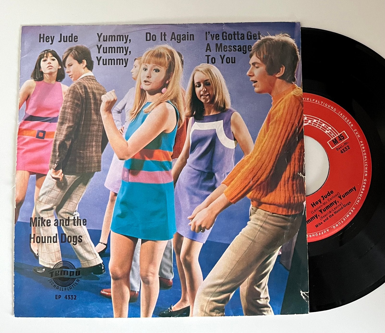 Mike and the Hound Dogs 7” vinyl single Beatles Beach Boys, Cd's en Dvd's, Vinyl | Rock, Verzenden, Gebruikt