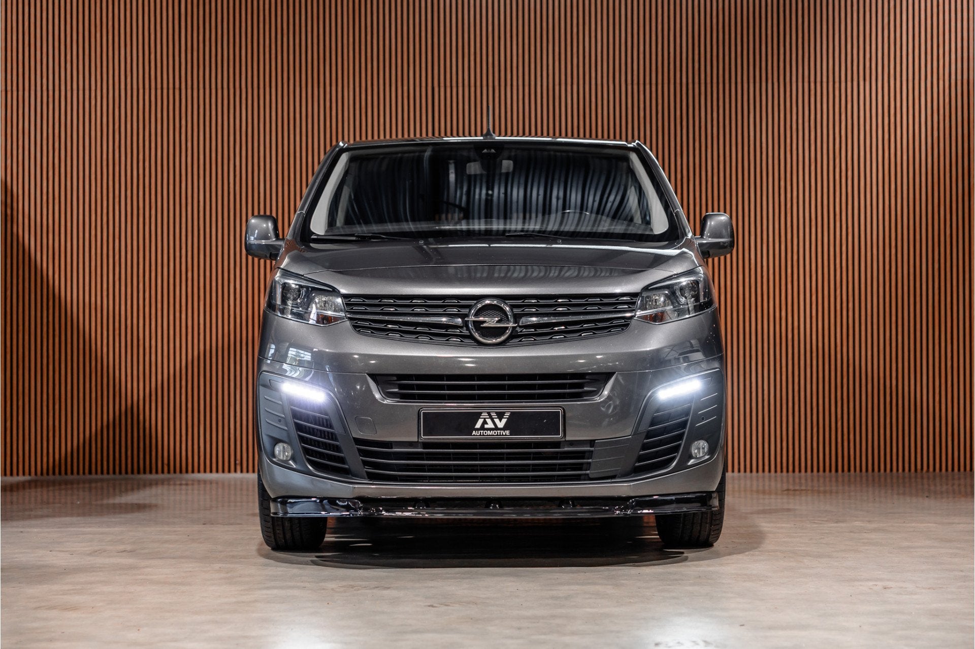 Opel Vivaro 2.0 CDTI 177 PK L3H1 DC Innovation | Marge | BTW, Stof, Gebruikt, Euro 6, Origineel Nederlands
