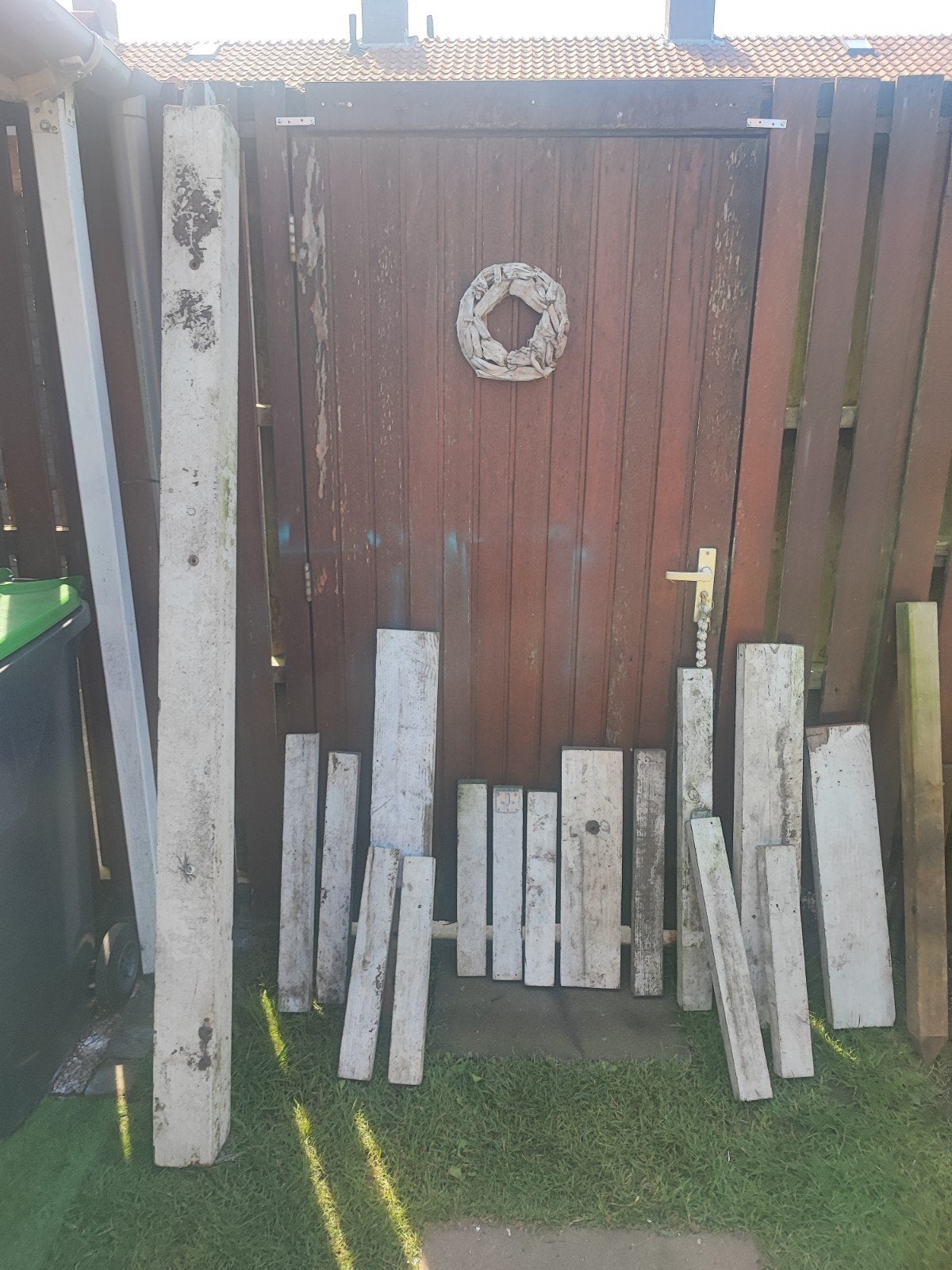 Diverse stukken buitenhout - Alles bij elkaar is het 15 euro, Ophalen, Hout, Minder dan 3 meter, 1 tot 2 meter