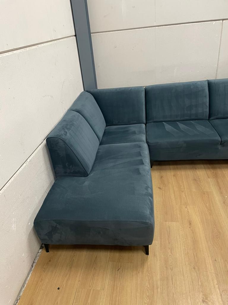 Mooie luxe suede petrol blauw groene hoekbank - GEREINIGD!!!, Huis en Inrichting, Banken | Bankstellen, Ophalen, 250 tot 300 cm
