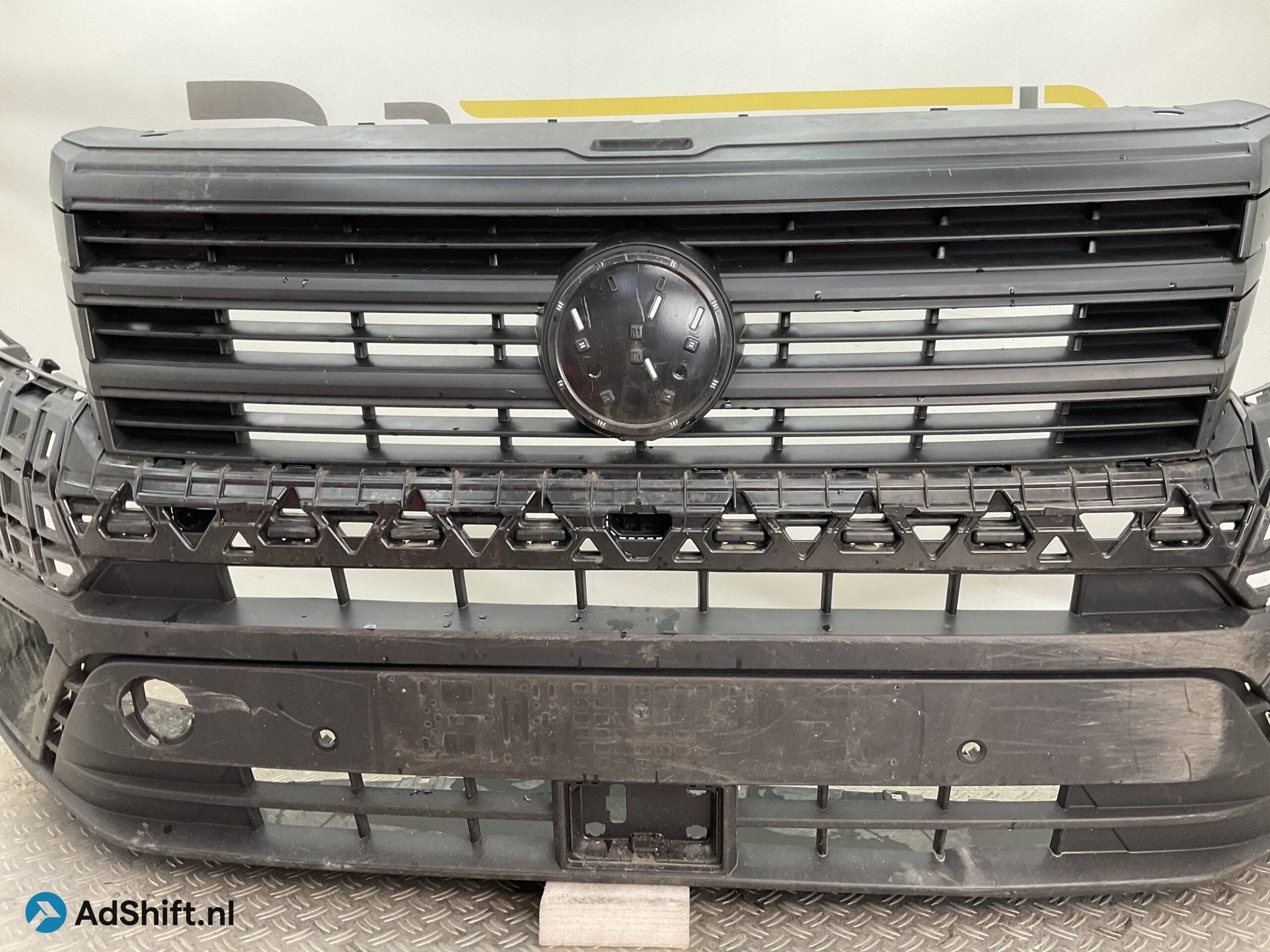 Bumper Volkswagen Crafter 7C0 17-22 7C0807221B Voorbumper G5, Bumper
