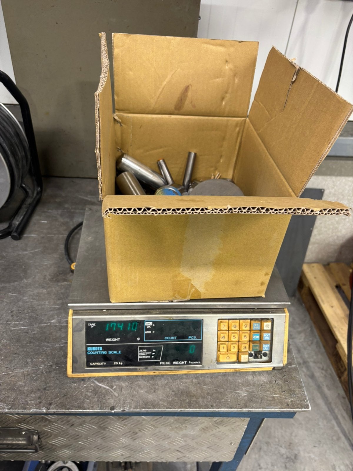 Draaibank hobby materiaal ca 18kg doos, Verzenden, Zo goed als nieuw, Metaaldraaibank