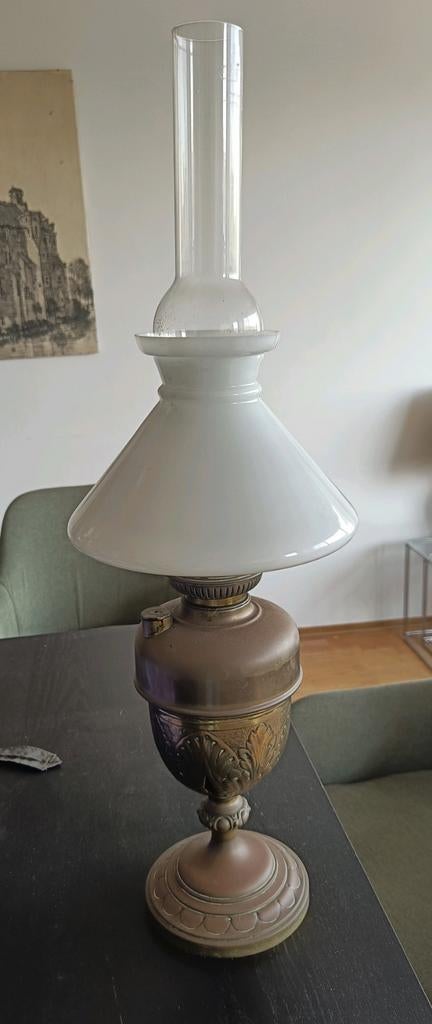 Antieke olielamp met glazen kap, Antiek en Kunst, Antiek | Lampen, Ophalen
