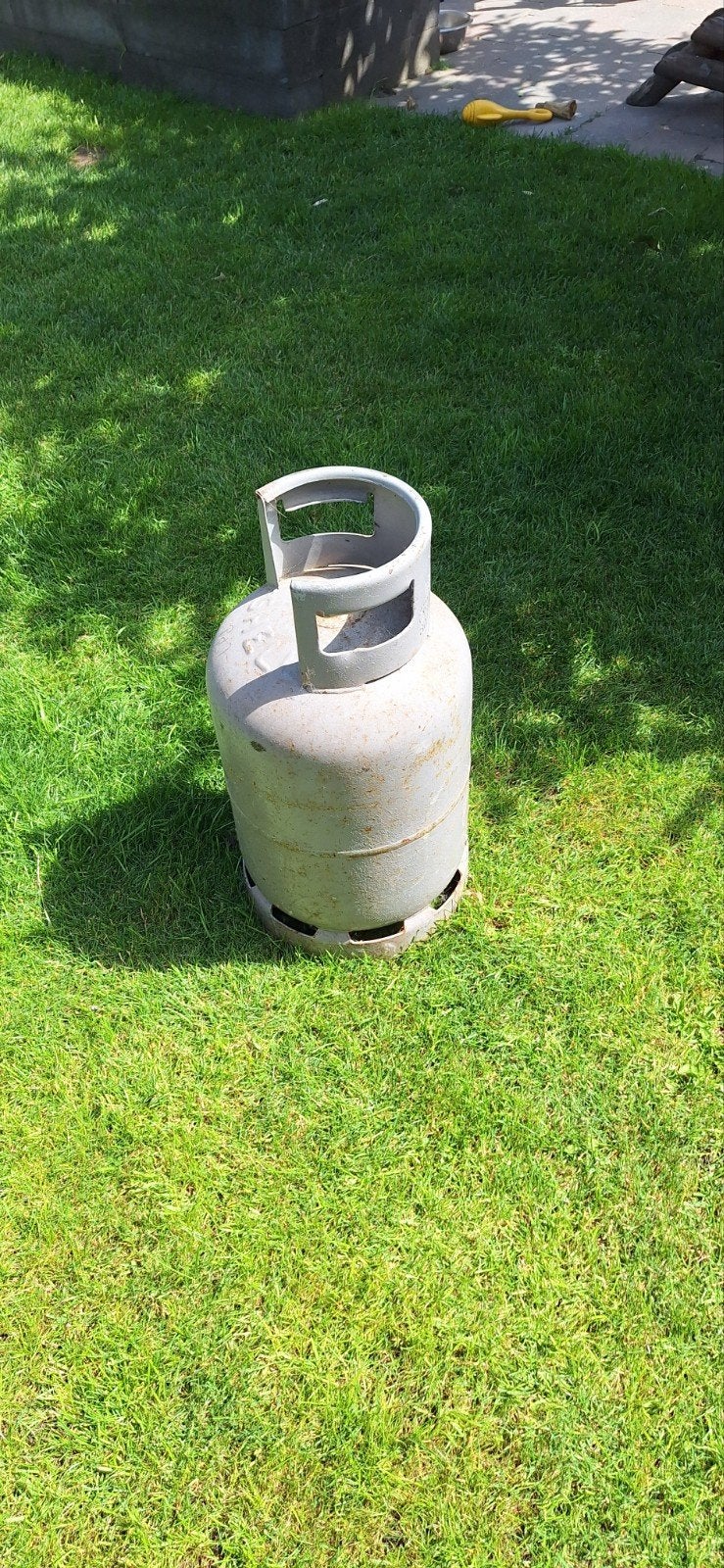 Lege gasfles, Ophalen, Kunststof