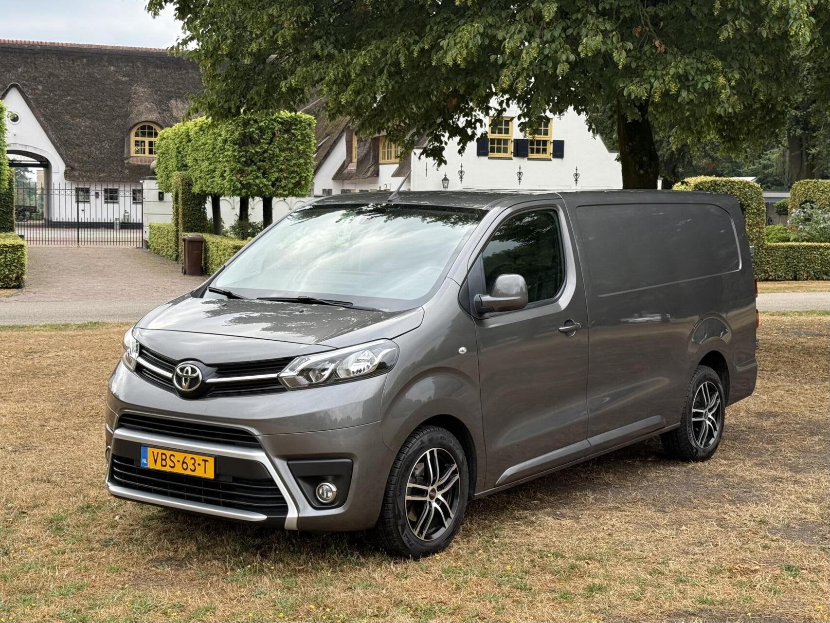 Toyota ProAce L3 Worker 2.0 D-4D 177pk Aut Professional Long, Gebruikt, 4 cilinders, Met garantie (alle), Leder en Stof